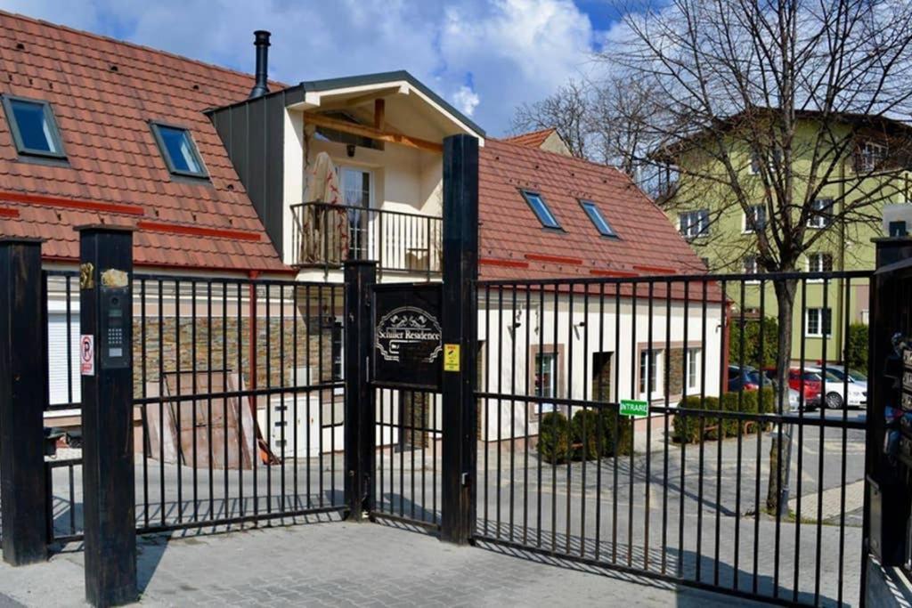 Zsizelle Rezidence Apartment Brasov Exterior photo